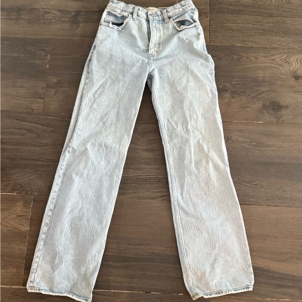 Abercrombie light wash 90s relaxed  High Rise Women Jeans